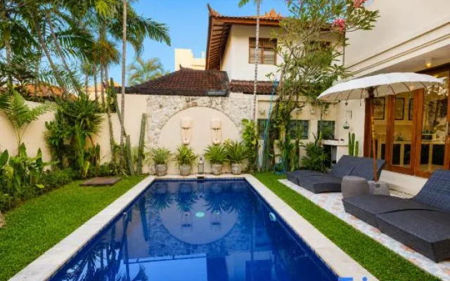Seminyak Double6 Beach 5BR Villa - pool & parking