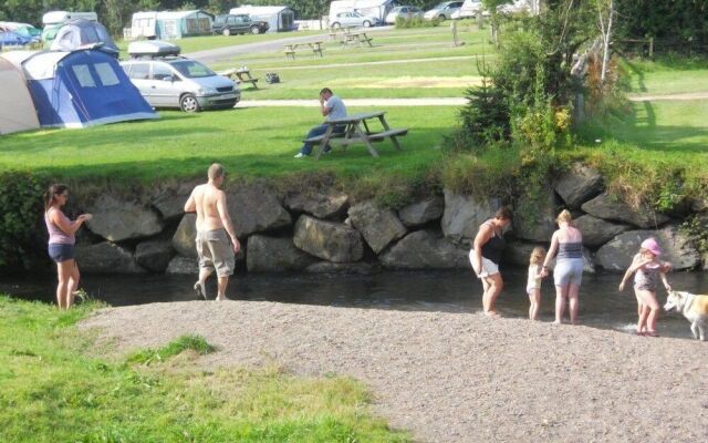 Riverside Caravan & Camping Park