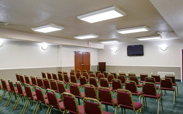 Quality Inn & Suites Airport