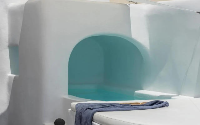Chelidonia Luxury Suites