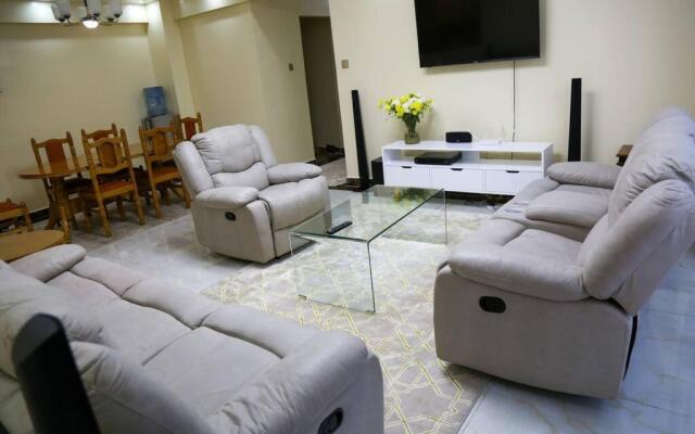 Spacious 3 BDR furnished Apt near junction mall