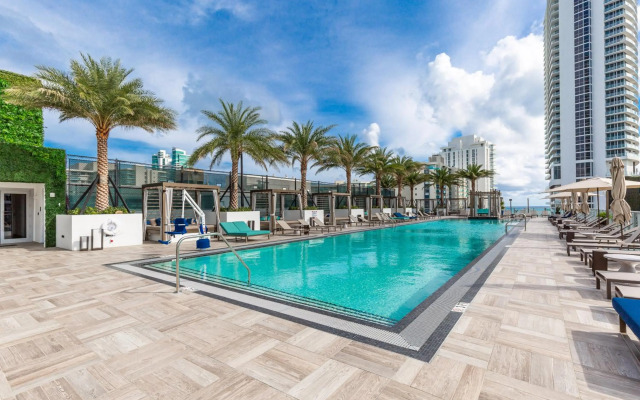 HYDE Beach House Resort Rental