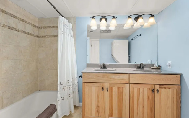 Bimini 105 2 Bedroom Condo by RedAwning