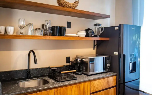 Studio Apt, Great Location, Amazing Rooftop Pool