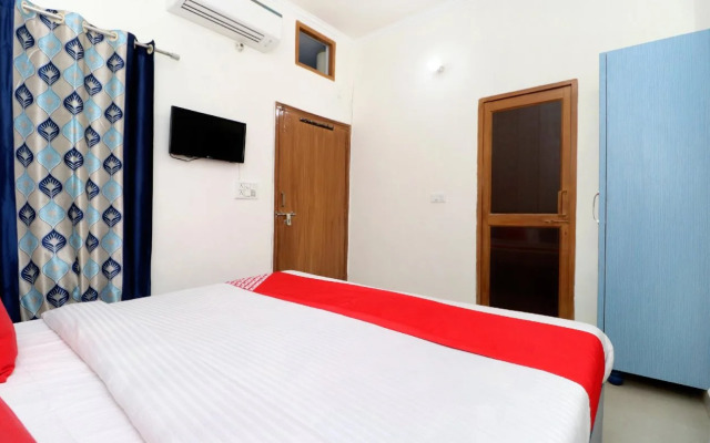 OYO 27669 Harkirat Niwas