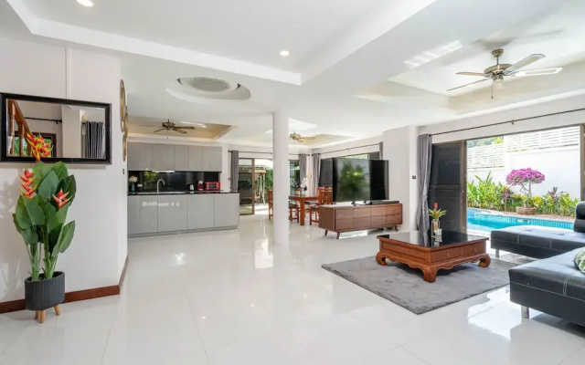 Tropical 3BR Pool Villa Amaya in Kamala