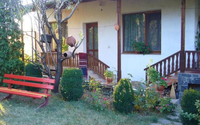 Guest House With The Wooden Plough