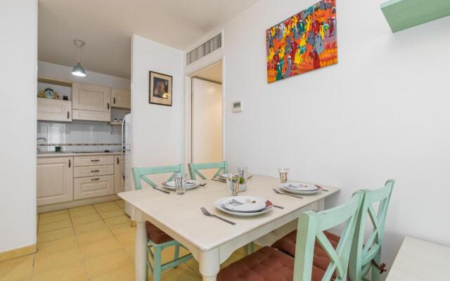 Nice 1 Bedroom downtown Carré d'Or with garage