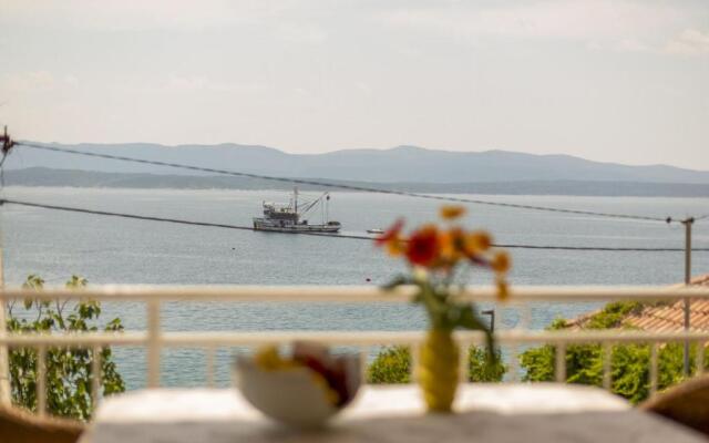 Apartments Matea - 20m from sea