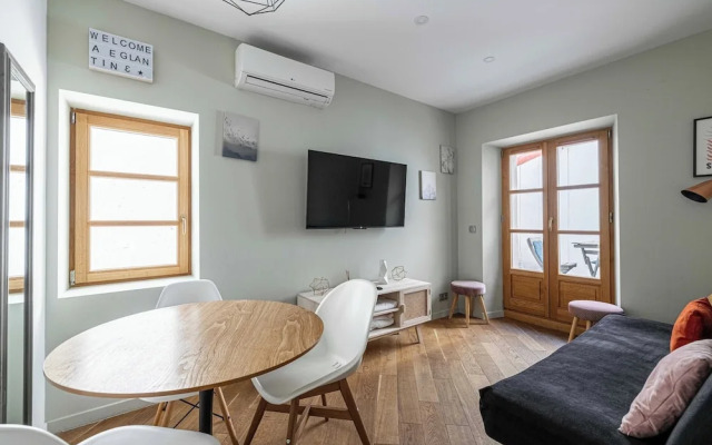 Magnificent Renovated 2 Bedroom Apartment, Terrace