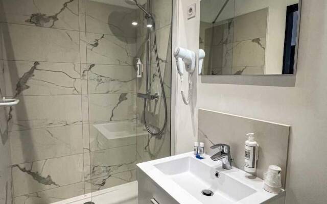 LE CENTRAL Hôtel Bar Restaurant