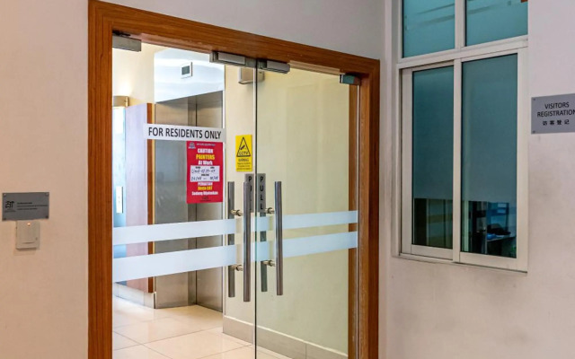 Rex Ollie @ 231 TR Suite