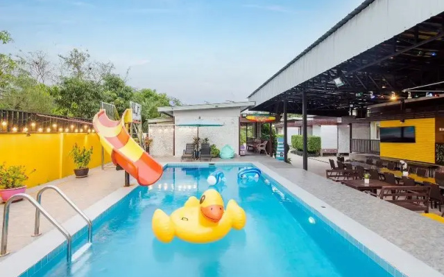 Ton Hom Pool Party By Zuzu