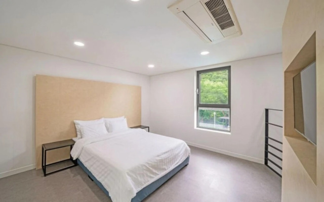 Yangpyeong Uno House Pool Villa