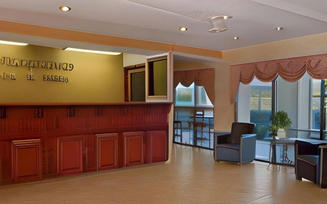 Tricove Inn & Suites