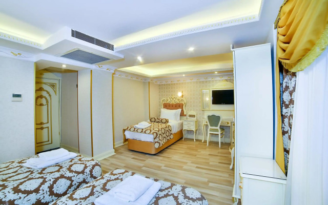 Nayla Palace Hotel