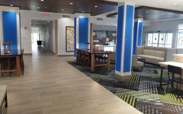 Holiday Inn Express & Suites Fort Mill, an IHG Hotel