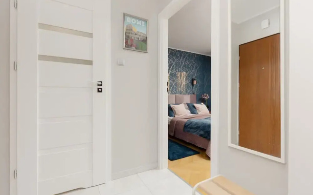 Stylish Apartment in Żoliborz by Renters