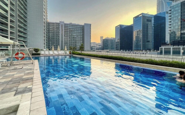 Manzil-1BR w Canal View near Dubai Mall