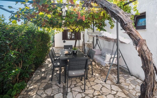 Amazing Home in Kukci With Wifi and 2 Bedrooms