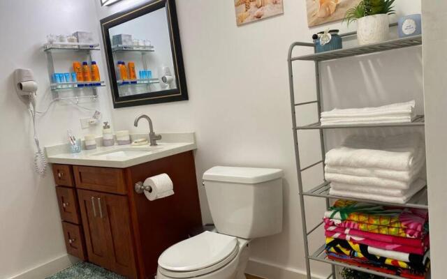 Luxury 2beds,2baths, free parking at Waikiki Beach