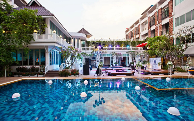 Paradise Hotel