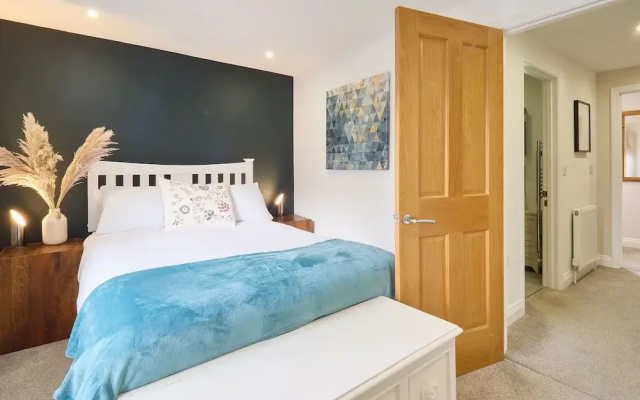 Host Stay Aurora