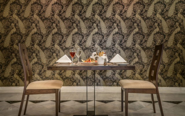 Elegance Luxury Executive Suites - Adults Only