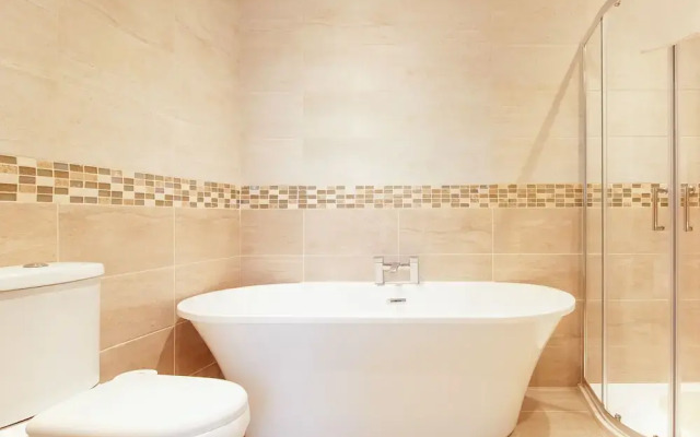 Executive King Apartment For 4 Near Anfield Stadium