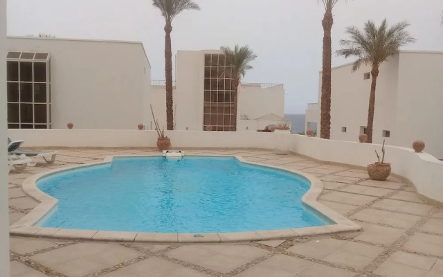 Carlton Luxury Resort