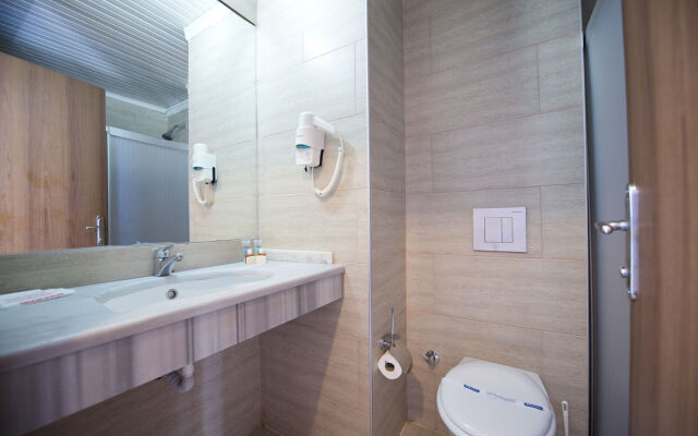 Pyxis Point Hotel - All Inclusive