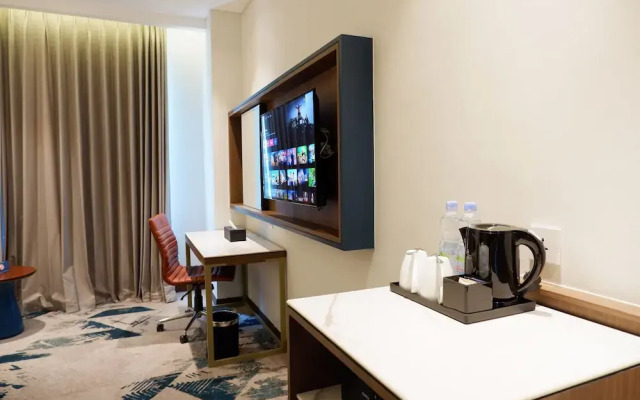 Grand Anara Airport Hotel