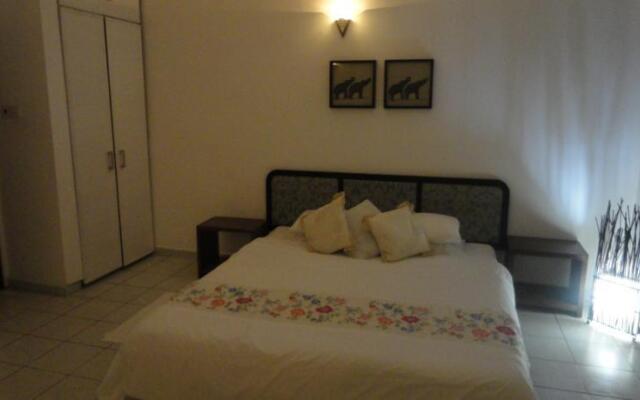 Lucky Plaza Home Stay