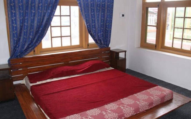 Hotel K.S PALACE (Kashmir)