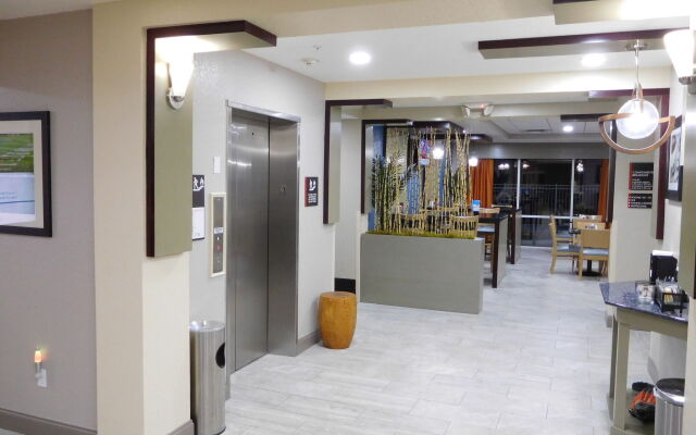 Best Western Waldo Inn and Suites