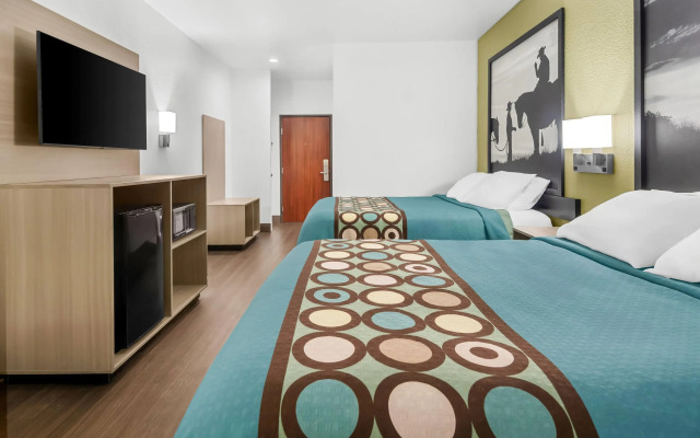 Super 8 by Wyndham Weatherford