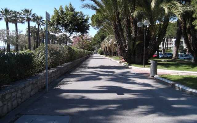 Welcome to Cannes - Croisette