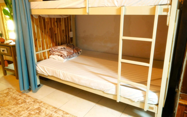 Sakura Hostel Saigon – Guest Rooms – Ho Chi Minh City