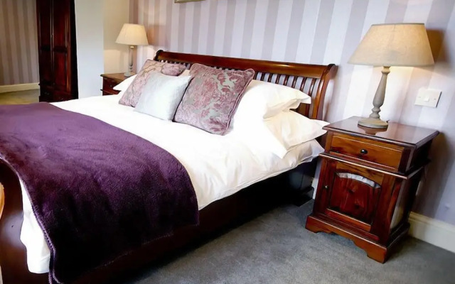 Shireburn Arms Hotel