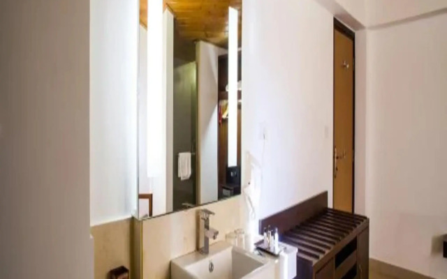 The Chumbi Mountain Retreat