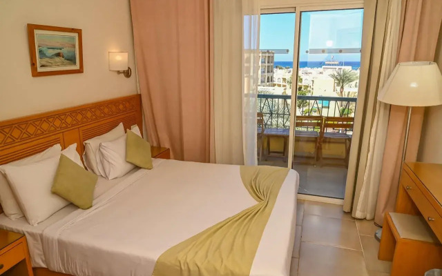 Eagles Downtown Zahabia & Beach Resort