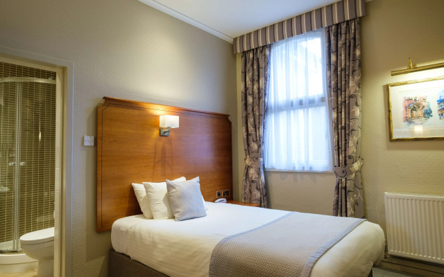 Birmingham North Moor Hall Hotel