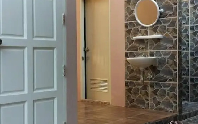 Sairee Center Guesthouse