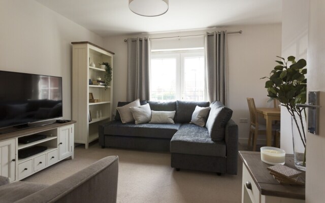 The Rectory Apartment + Free Parking