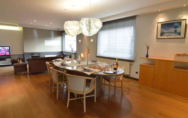 Beautiful Villa for Groups With Swimming Pool, Sauna and Wifi