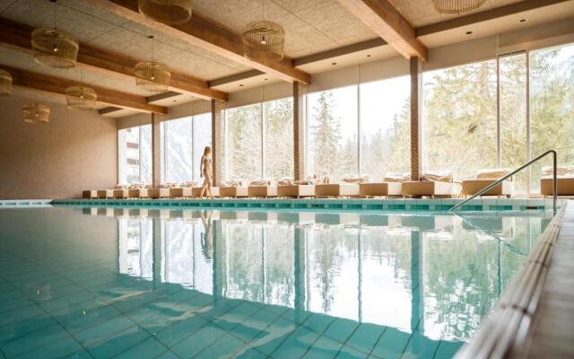 ROBINSON AROSA - Adults only