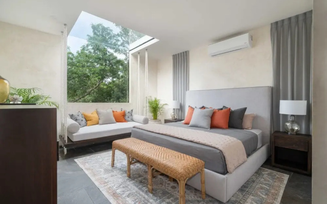 Twelve O’Clock Luxury Villas