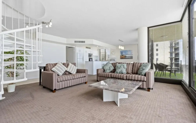 Premiere Apartments -HR Surfers Paradise