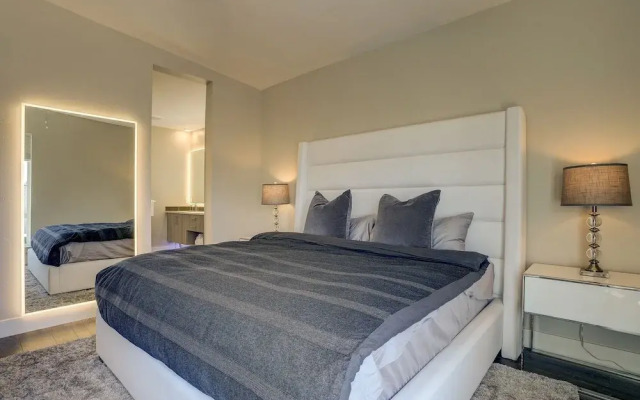 Ruby Peak   *30 Day Minimum 4 Bedroom Home by RedAwning