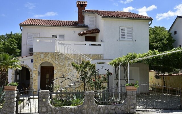 Apartment Wood Street and India